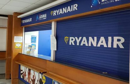 A Ryanair counter in Lanzarote.