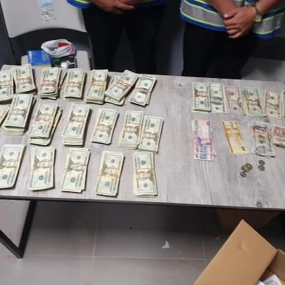 El dinero incautado a la senadora colombiana Piedad Córdoba en el aeropuerto de Tegucigalpa, en una imagen cedida por las autoridades de ese país.