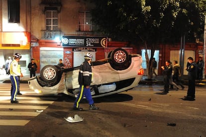 Accidente automovil&iacute;stico en la Ciudad de M&eacute;xico.