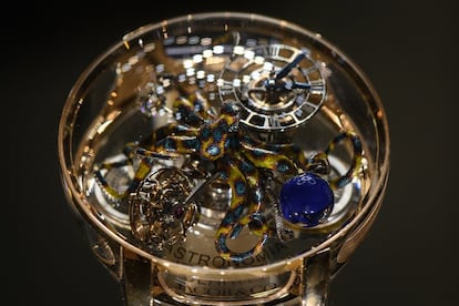 "Astronomia Octopus" de Jacob & Co se ve en la feria BaselWorld en Basilea, Suiza.