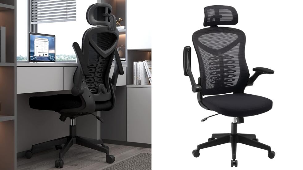 Silla de escritorio con reposabrazos abatibles.