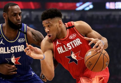 Giannis Antetokounmpo y LeBron James