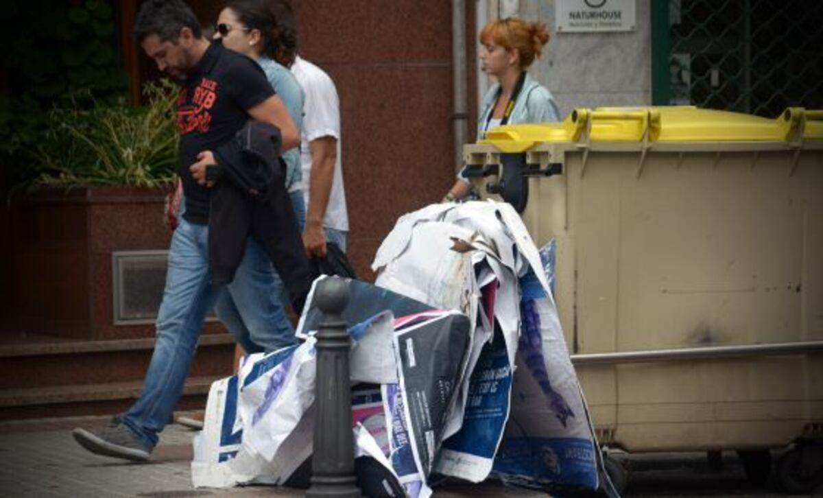 La huelga del servicio de basuras de A Coruña se extiende a la recogida ...