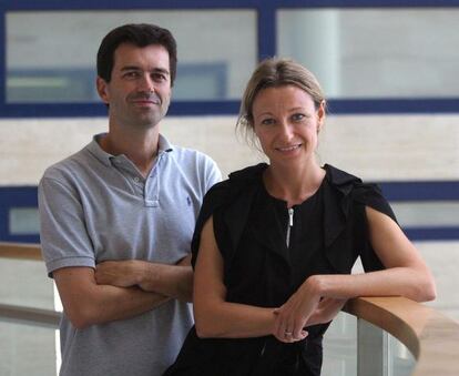 Ainhoa Lete y Raúl Navas, ayer en la sede de Bunt Planet en San Sebastián.