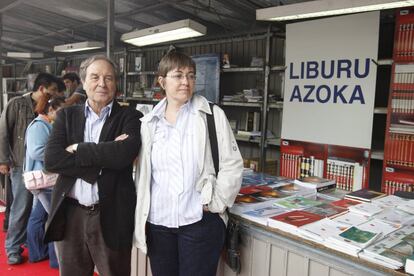 Vicete Verdú y Berta Serra Manzanares, durante presentación de su respectivos libros en la Feria del Libro de Bilbao, el 2 de junio de 2008.