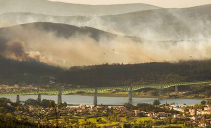 Incendio en Dodro y Rianxo, en la comarca gallega de Arousa.