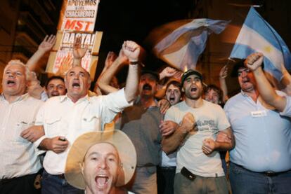 Protesta de agricultores argentinos por la iniciativa de gravar la exportación de grano.