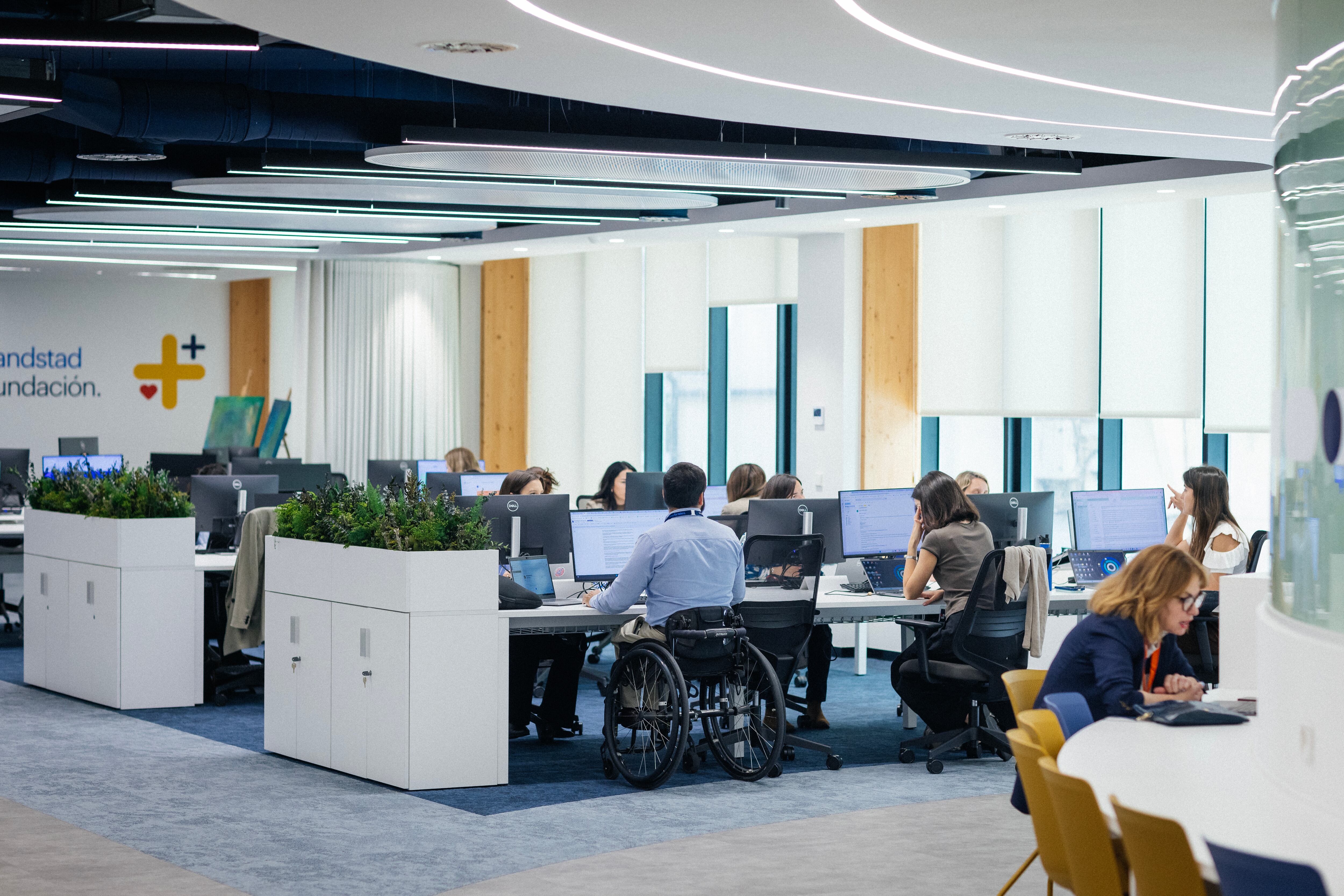 El hub de la fundación Randstad integra trabajadores con y sin discapacidad.