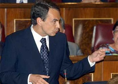 El presidente, Jos Luis Rodrguez Zapatero, durante su intervencin en la sesin de control al Gobierno.