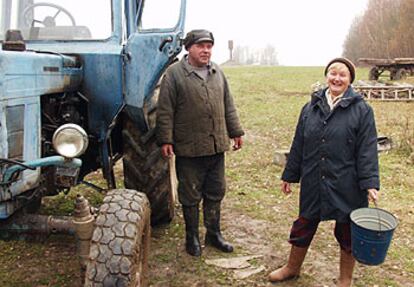 Alexandr Loktiónov y su esposa, Liudmila, en su granja.