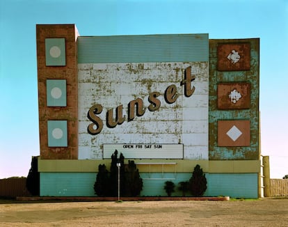 'West Ninth Avenue, Amarillo, Texas, 2 de octubre de 1974'. De la serie Uncommon Places.