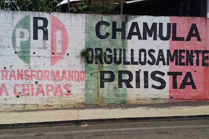 Pinta del Partido Revolucionario Institucional en San Juan Chamula, Chiapas. El PRI había gobernado 86 años el municipio de San Juan Chamula hasta que en 2015 perdió las elecciones a la alcaldía frente al Partido Verde Ecologista de México con Domingo López como su candidato.