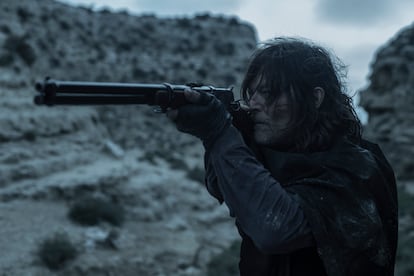 Norman Reedus, en Belchite en 'The Walking Dead: Daryl Dixon'.