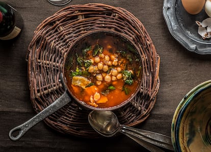 Legumes and leafy vegetables, a winning combination.