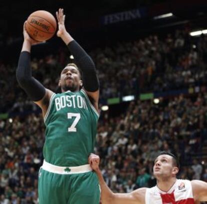 Jared Sullinger, ante el Olimpia de Milán.