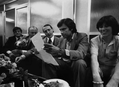 Primeras elecciones, 1977. Felipe González y Polanco, en la noche electoral en EL PAÍS.