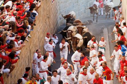 La torada ha seguido a ritmo rápido y de forma estirada hasta la entrada al callejón de la plaza.