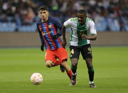 Pedri y Carvalho, durante el partido del pasado jueves en Riad.