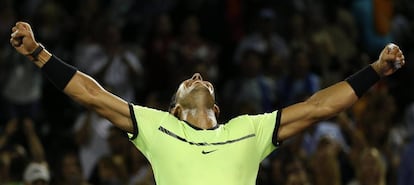 Nadal celebra su triunfo en los cuartos frente a Sock.