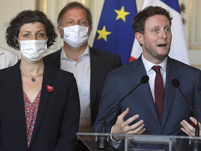 La alcaldesa Jeanne Barseghian junto al político francés Clément Beaune el mes pasado en Estrasburgo.