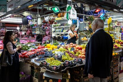 Un puesto del mercado central de Valencia, a mediados de mes.