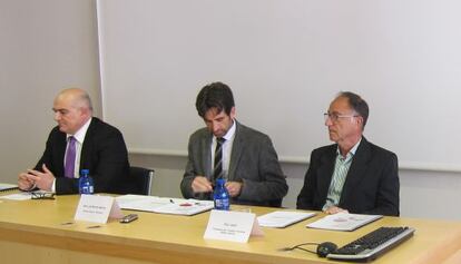 César Cano, con el director de Culturarts, José Luis Moreno, y el responsable de la SGAE Pep LLopis.