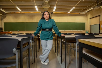 Arzoo Mulavizada en una de las aulas de la UPNA donde está cursando un master en asesoramiento fiscal, laboral y contable. 