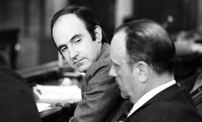 Miquel Roca i Junyent y Manuel Fraga (derecha) durante el debate de la Comisión Constitucional del Congreso.