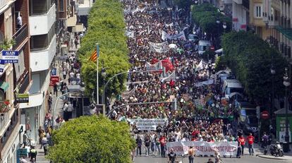 Manifestación en Valencia contra los recortes en la enseñanza pública.