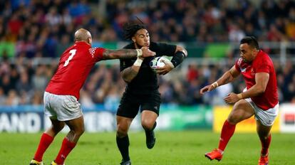 Ma'a Nonu en la victoria de su selección ante Tonga