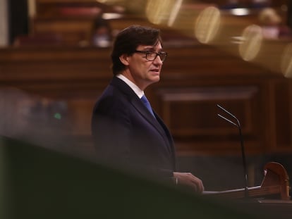 El ministro de Sanidad, Salvador Illa, interviene durante la sesión plenaria en el Congreso, este jueves.