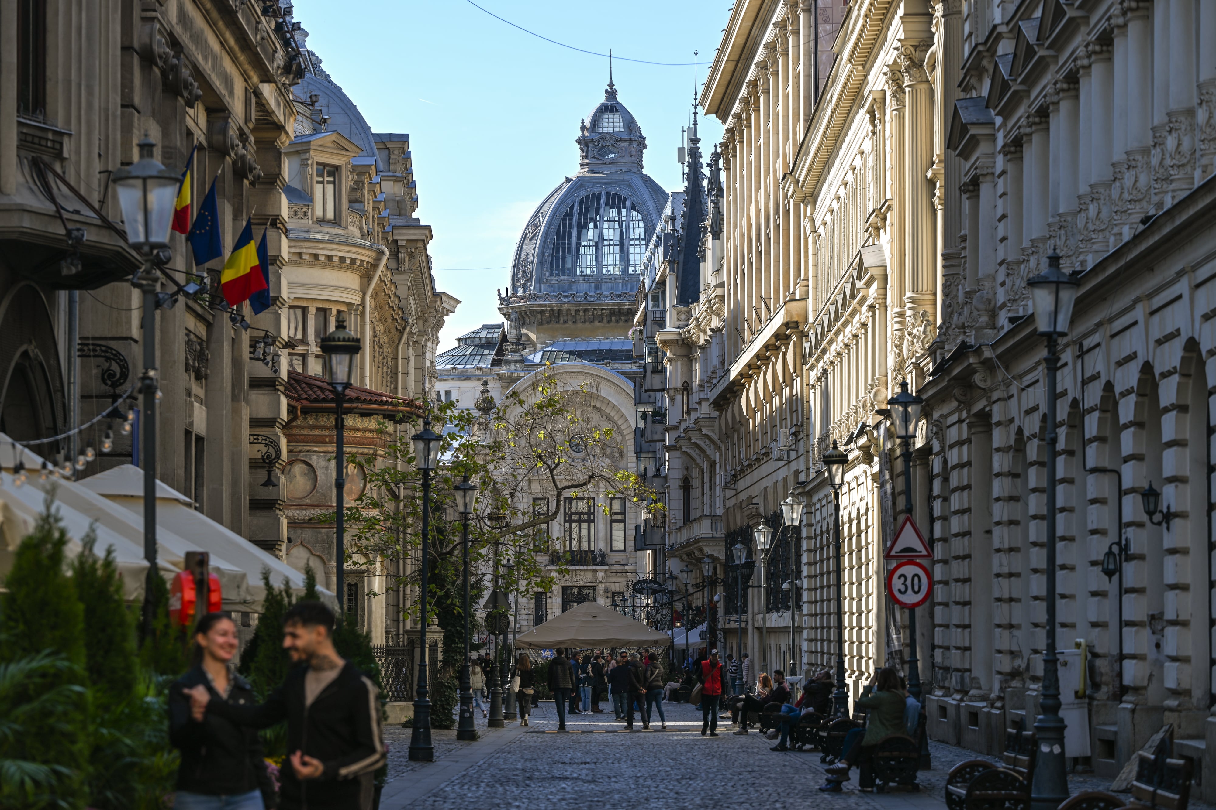 Rumania vende sus tesoros arquitectónicos