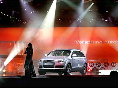 Audi presenta en Francfort la versión definitiva del Q7, su todoterreno de prestigio. Ofrece un interior con siete plazas y tendrá una versión con mecánica híbrida.