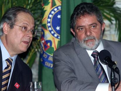 Lula da Silva y Jos&eacute; Dirceu , en una reuni&oacute;n de Gobierno en Brasilia en 2003.
