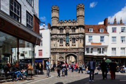 Puerta de Christchurch, erigida en 1517, en Canterbury (Inglaterra).