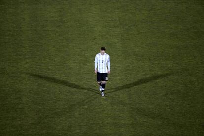 Messi abandona el campo tras caer ante Chile