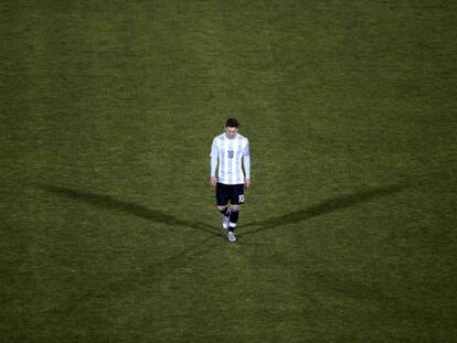 Messi abandona el campo tras caer ante Chile