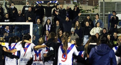 Las jugadoras del Europa celebran su última victoria en el Nou Sardenya (1-0 contra el Riuprimer).