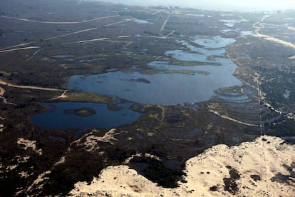 Aerial view of the Santa Olalla Lagoon in Doñana in 2010. 