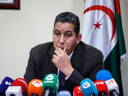 El delegado del Sáhara para España, Abdulah Arabi, comparece en una rueda de prensa en la Delegación Saharaui para España, este lunes en Madrid.