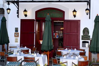 Terraza del restaurante Ca n’Alfredo, en Ibiza.
