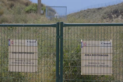 Una de las fincas de Palomares valladas por el Ciemat tras detectar contaminación por plutonio.