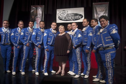 Paquita la del Barrio, durante su conferencia de prensa, en donde dio a conocer los pormenores de su presentación en el Teatro Blanquita, con el cual celebraba 40 Años de carrera artística en septiembre de 2011. 