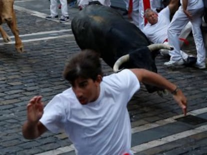 Two Americans and a Spaniard hurt by notoriously dangerous animals from Cebada Gago stockbreeder on day one of the ‘encierros’