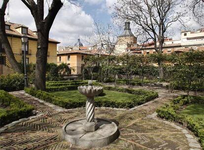 El Jardín del Príncipe de Anglona, ubicado entre la plaza de la Paja y la calle de Segovia.