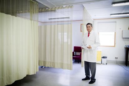 Doctor Sergio Morales, jefe de la Unidad de Traumas Oculares del hospital El Salvador.