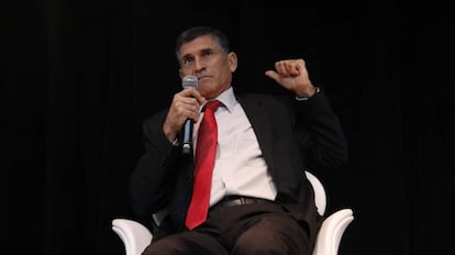 Santos Cruz fala no Congresso da Abraji nesta quinta.