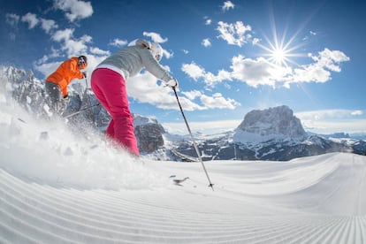 Esquiadores en la estación italiana de Dolomiti Superski.