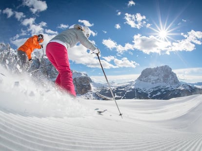 Esquiadores en la estación italiana de Dolomiti Superski.