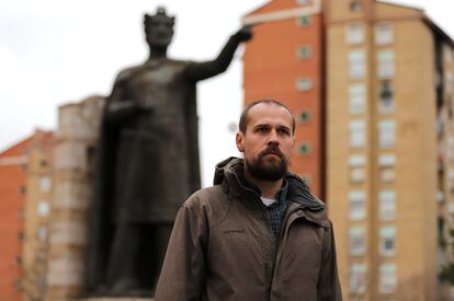 Marko Jaksic, activista serbio de Kosovo, el miércoles 11 de enero en la plaza central de Mitrovica Norte.